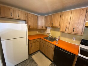 20 Erick Rd in Mansfield, MA - Foto de edificio - Building Photo