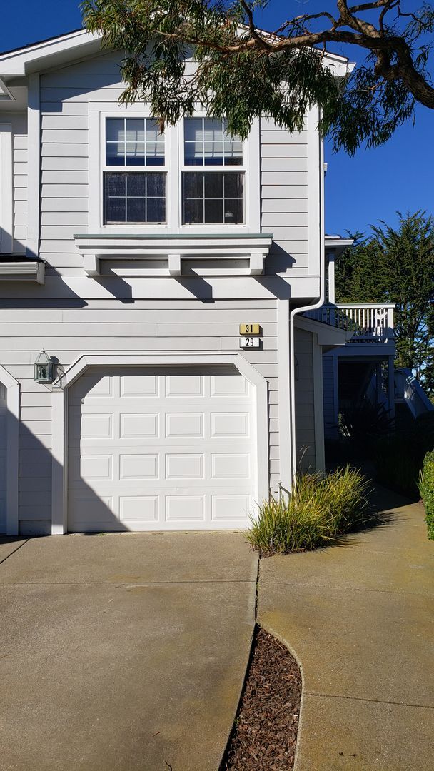 29 Outlook Cir in Pacifica, CA - Building Photo - Building Photo