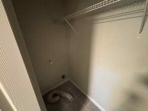 3815 NW Huntsboro St, Unit 101 in Lake City, FL - Building Photo - Building Photo