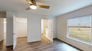 1025 Tevis St SE in Palm Bay, FL - Building Photo - Building Photo