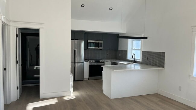 58 Caldwell St in Huntington Station, NY - Foto de edificio - Building Photo