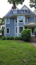 64 Kimbark Rd, Unit #2 in Riverside, IL - Foto de edificio - Building Photo