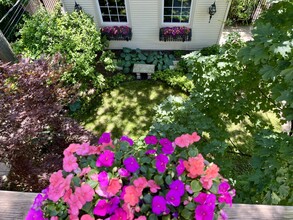 734 Mulford St, Unit Garden Apartment in Evanston, IL - Foto de edificio - Building Photo