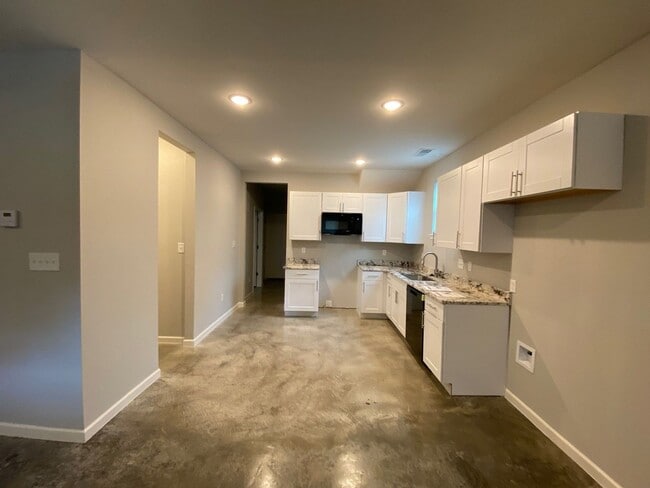 property at 729 N Dunlap St