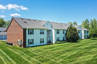 Lehman Village in Canal Winchester, OH - Foto de edificio - Building Photo