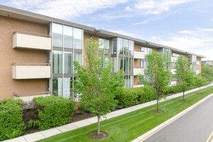 Lake Forest in Lake Forest, IL - Building Photo