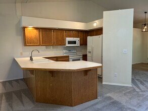 1956 E Birchwood Dr in Eagle, ID - Foto de edificio - Building Photo