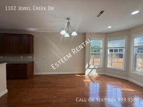 1102 Jewel Creek Dr in Cary, NC - Building Photo - Building Photo