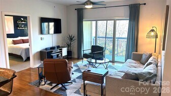 630 Calvert St in Charlotte, NC - Building Photo