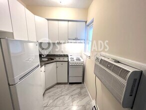 2018 Commonwealth Avenue in Boston, MA - Building Photo - Building Photo