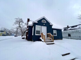 1244 Kenneth St in Muskegon, MI - Building Photo