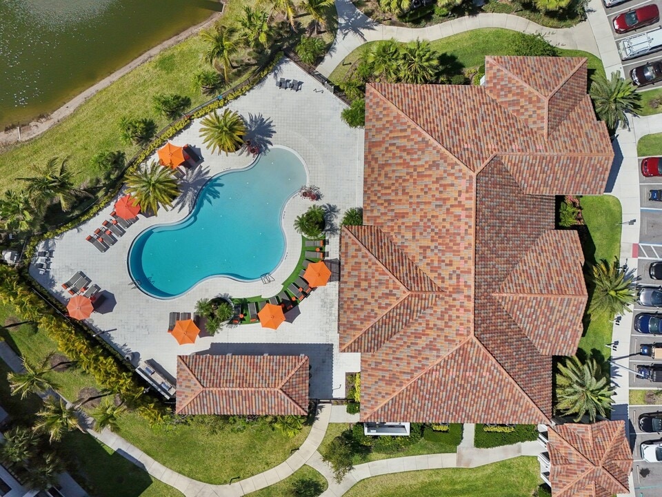 Legacy at Oakwood Landing in Melbourne, FL - Building Photo