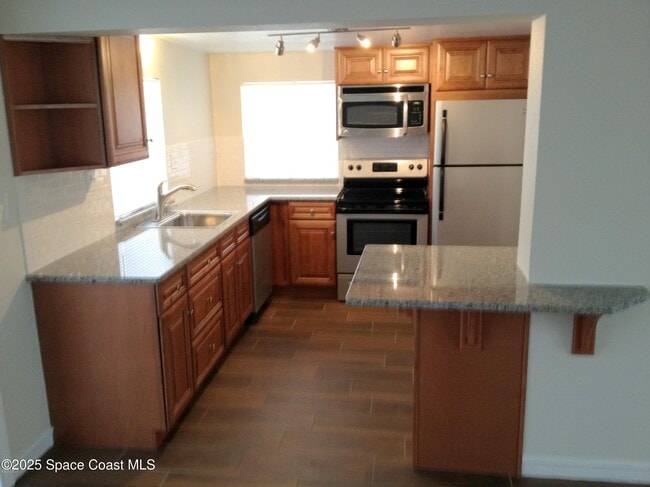 151 Delmar St in Indialantic, FL - Foto de edificio - Building Photo