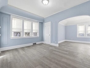 1902 W Nash St in Milwaukee, WI - Foto de edificio - Building Photo