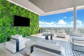 9600 S Dixie Hwy in Miami, FL - Building Photo - Building Photo