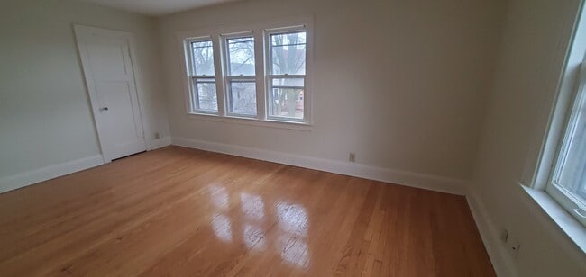 2235A S Mound St, Unit 2235A Upper in Milwaukee, WI - Foto de edificio - Building Photo