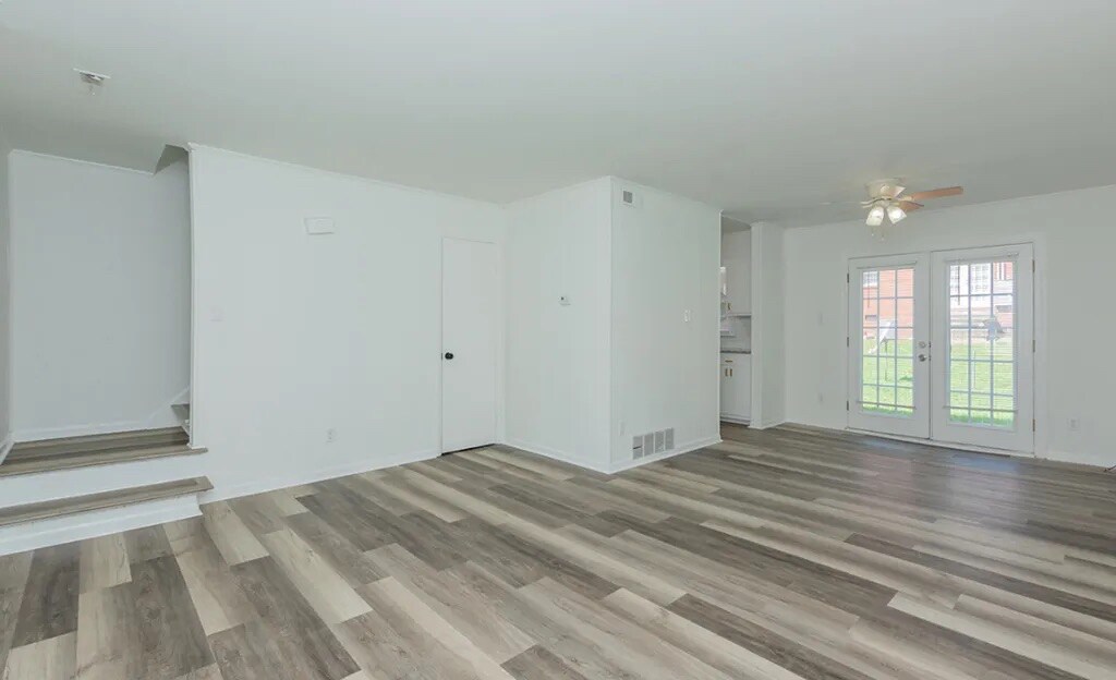 200 Greenbriar Rd in Greensboro, NC - Building Photo