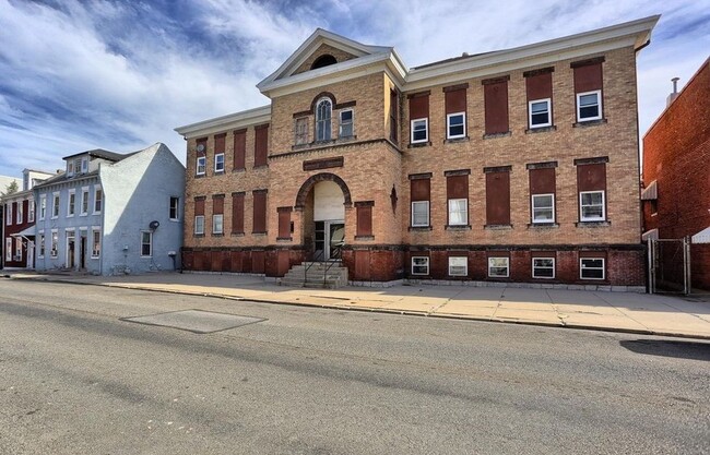 62 Logan St in Lewistown, PA - Building Photo - Building Photo