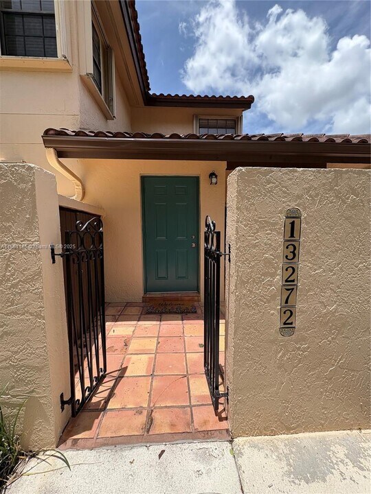 13272 SW 114th Terrace in Miami, FL - Foto de edificio