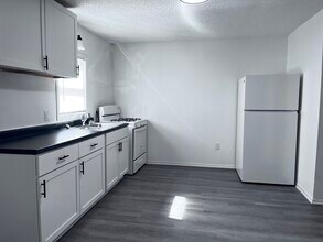 1908 Arlington Ave, Unit 3 in Des Moines, IA - Building Photo - Building Photo