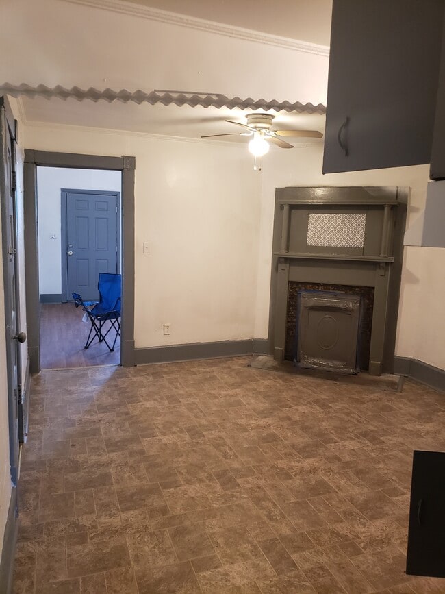 8 Mastick St, Unit B in Savannah, GA - Foto de edificio - Building Photo