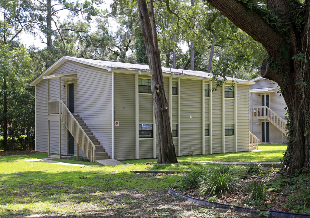 Oakcrest Apartments in Tallahassee, FL - Foto de edificio