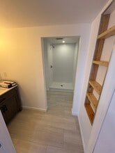 1 Hale Spring Rd, Unit 2nd Floor in Plaistow, NH - Building Photo - Building Photo