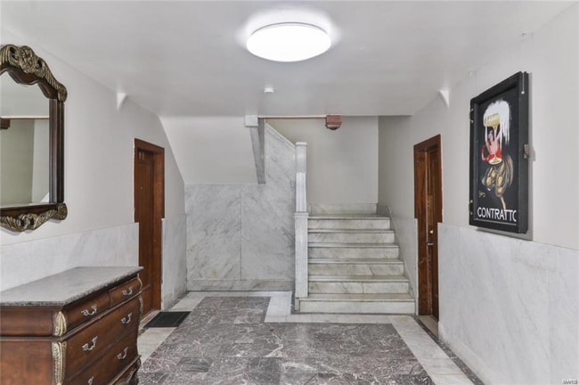 4512 Westminster Pl in St. Louis, MO - Foto de edificio - Building Photo