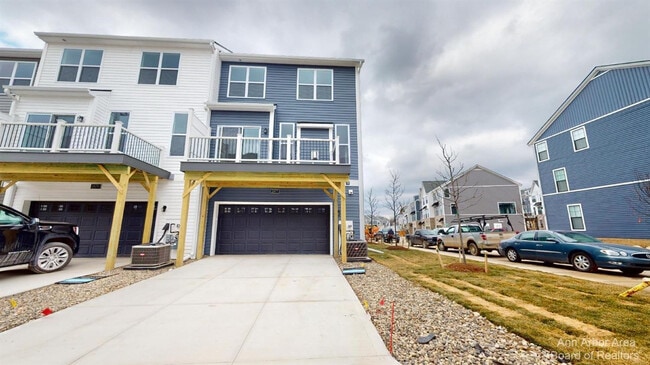 property at 2877 Rayfield Ave