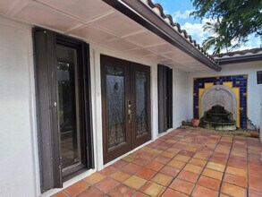 690 NW 68th Ave in Plantation, FL - Building Photo - Building Photo