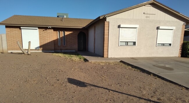 6101 W McKinley St in Phoenix, AZ - Building Photo - Building Photo