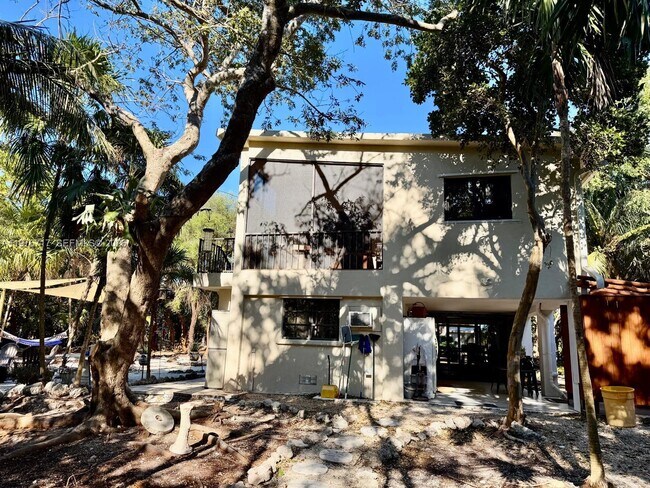 1615 Harbor Dr in Marathon, FL - Building Photo - Building Photo