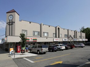 Riverside Square in Bloomingdale, NJ - Building Photo - Building Photo