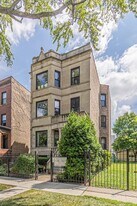 3261 W Palmer St in Chicago, IL - Building Photo