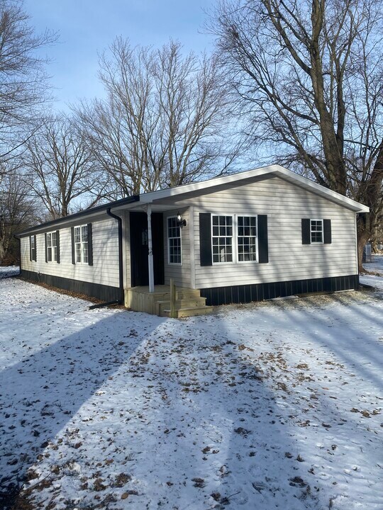 1910 Reed St in Miami, IN - Building Photo