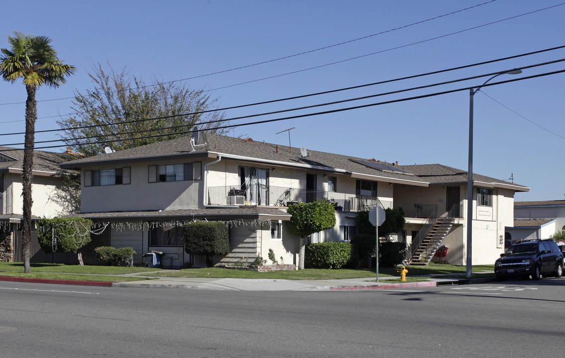 6322 Stanton Ave in Buena Park, CA - Foto de edificio