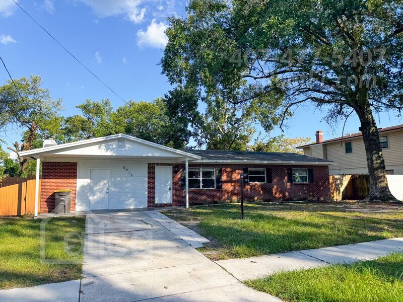 5915 Renault Dr W in Jacksonville, FL - Building Photo