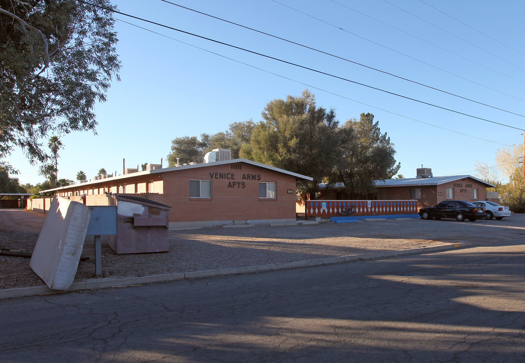 Venice Arms Apartments in Tucson, AZ - Building Photo