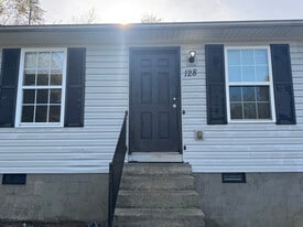 128 Little Blvd in Crossville, TN - Building Photo