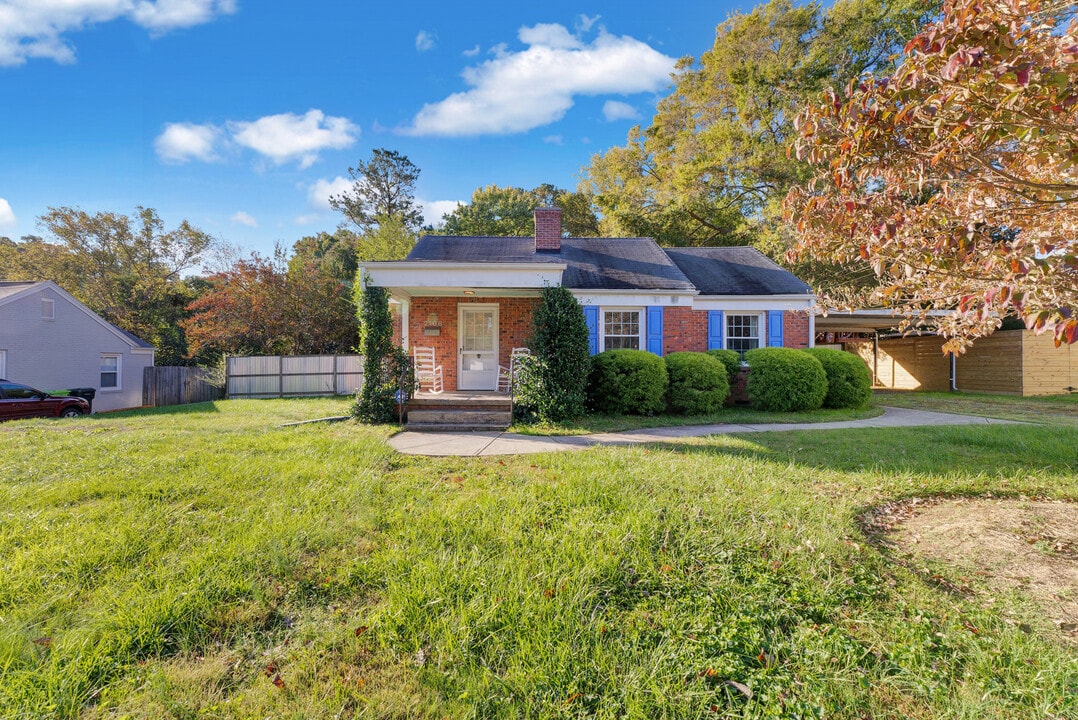 2106 Tudor Plz in Raleigh, NC - Building Photo