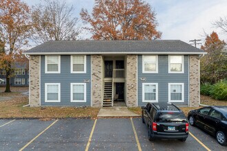 Chouteau Bay Apartments in Granite City, IL - Building Photo - Building Photo