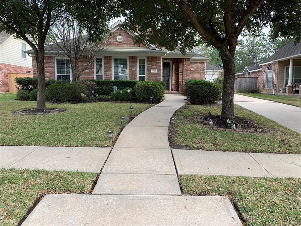 7710 Tyler Creek Ln in Humble, TX - Building Photo