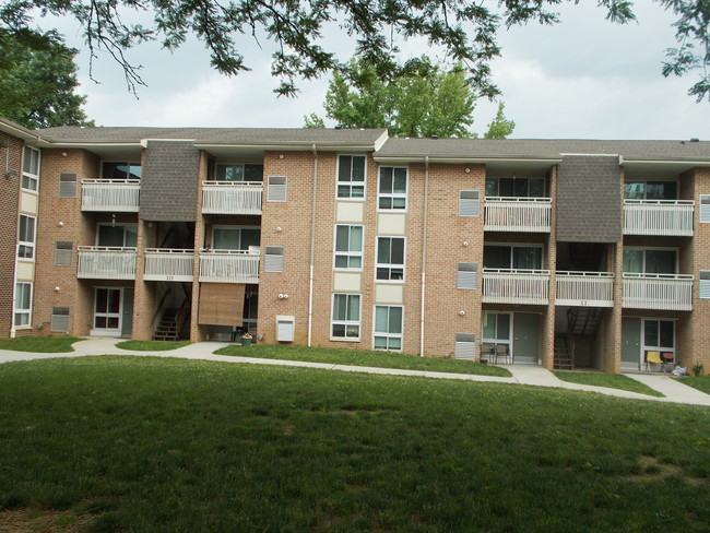 Garden Court Apartments in Lancaster, PA - Building Photo - Building Photo