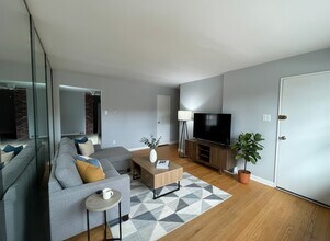 614 Borbeck Ave, Unit 1 in Philadelphia, PA - Foto de edificio - Building Photo