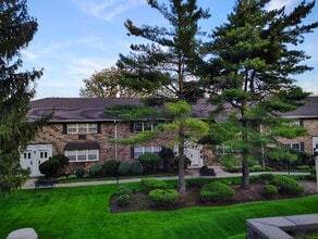 54 E Maple St in Teaneck, NJ - Building Photo - Building Photo