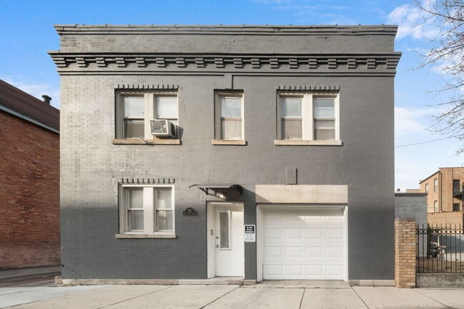 property at 64 E 46th St