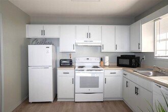 502 SE B St in Bentonville, AR - Building Photo - Building Photo