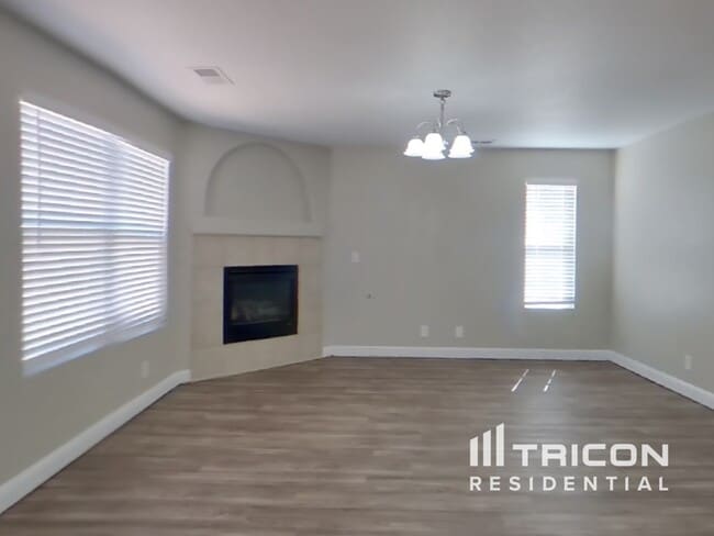 721 Valley Meadows Dr in Rio Rancho, NM - Foto de edificio - Building Photo