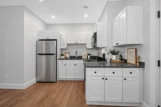 241 W 6th St in Lowell, MA - Foto de edificio - Building Photo