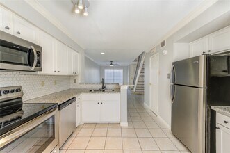 2002 Gentryside Dr in Houston, TX - Building Photo - Building Photo